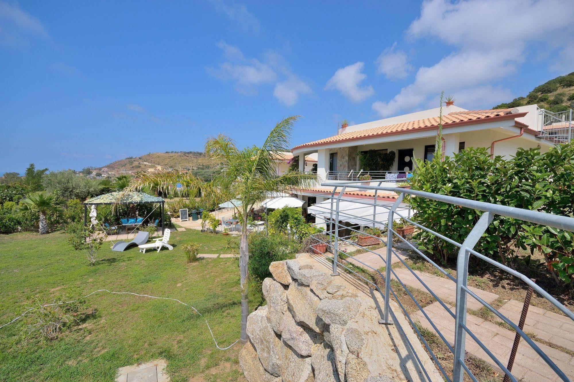 B&B Villa Pimm'S Zambrone Exterior photo